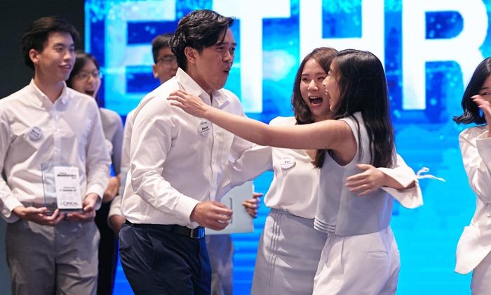 เปิดใจ นศ.มธ. คิดค้นนวัตกรรมบำรุงผิวแห่งอนาคตจนคว้ารางวัลชนะเลิศ “ลอรีอัล แบรนด์สตอร์ม 2019”