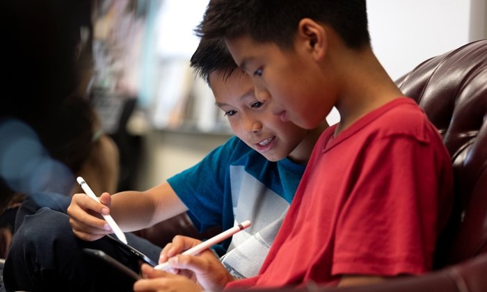 หลักสูตร "ใครๆ ก็สร้างสรรค์ได้" ในเวอร์ชั่นภาษาไทยใช้งานได้แล้วใน Apple Books