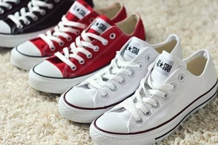 รองเท้าผ้าใบ Converse ใส่ได้ทั้งปี ไม่มีวันเชย