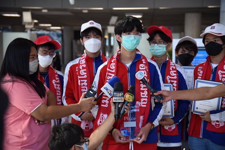 เด็กมัธยมไทยคว้าแชมป์โลก คว้ารางวัลสร้างดาวเทียมจำลอง