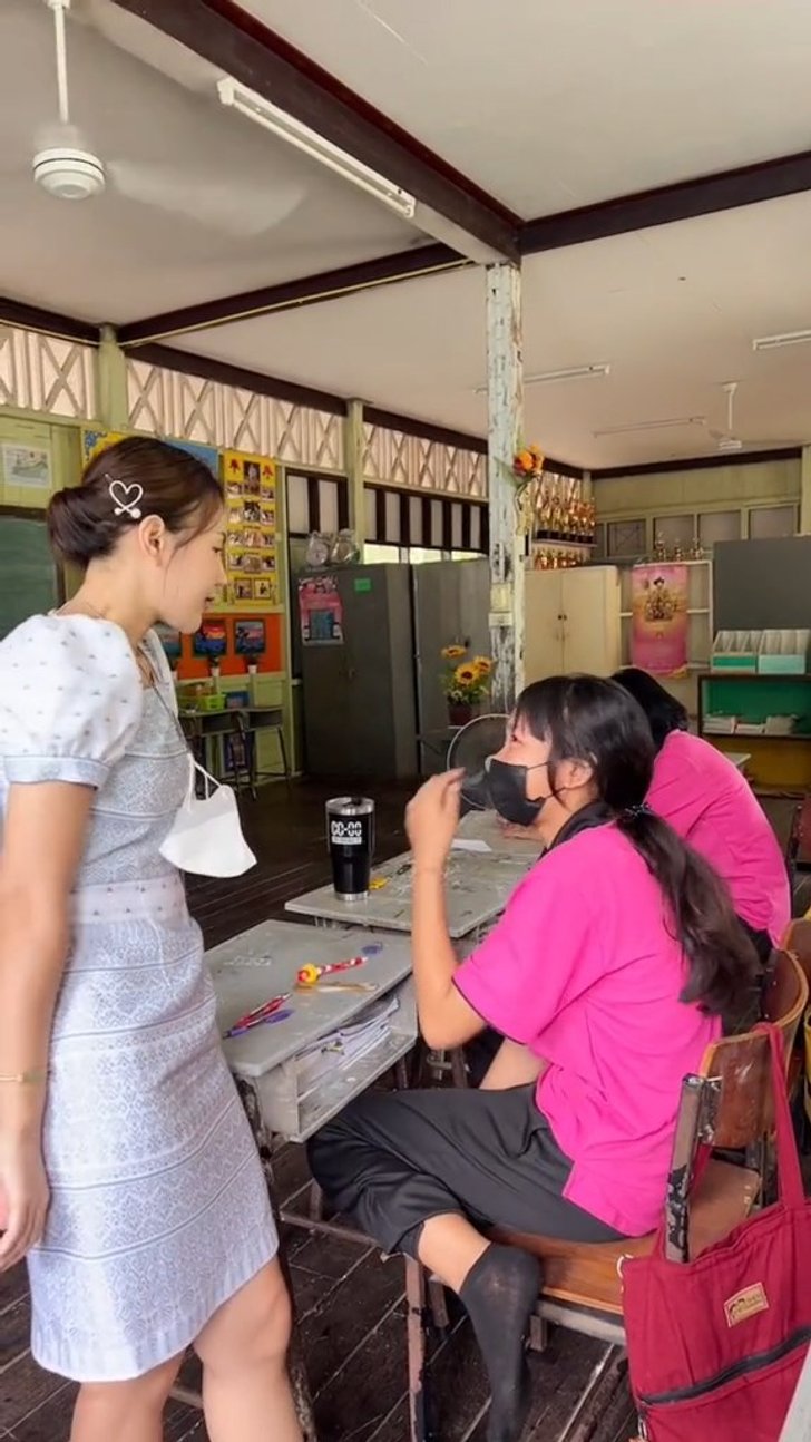 นักเรียนอกหัก