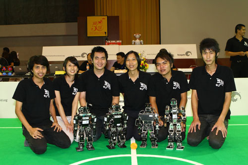 ร่วมเชียร์ทีมฟุตบอลหุ่นยนต์ฮิวมานอยด์ไทย