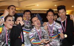 ทีม RAINBOWS มกค. เจ๋ง!คว้าแชมป์Cheerleading 2010 ที่มาเลเซีย