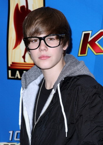 Justin Bieber หนุ่มน้อยหน้าใสขวัญใจมหาชน
