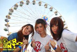 ตะลุยสวนสนุกซุปเปอร์ไจแอนท์ เอเชียทัวร์ 2011 กับ 3 สาวสนุกเกิน