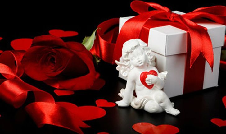 15 ไอเดียของขวัญวาเลนไทน์ Valentine's Day ที่คู่รักนิยมให้กันเพื่อแทนใจ
