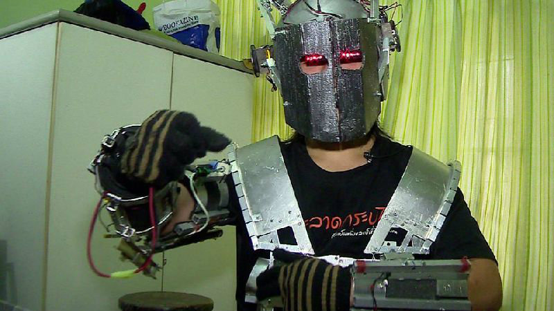 โทนี่ สตาร์ค อึ้ง เด็กปี 1 "สร้างหุ่นยนต์ไอรอนแมน" สุดเจ๋ง ! (ชมคลิป)