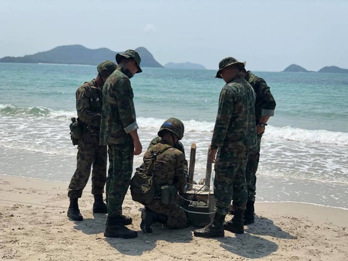 28279453_1500125716777489_204