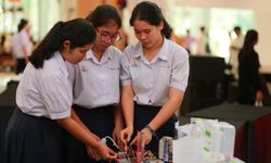 ส่องความสามารถเด็กไทย "โครงการประกวดโครงงานวิทยาศาสตร์" จากปฏิบัติการทดลองเคมีแบบย่อส่วน