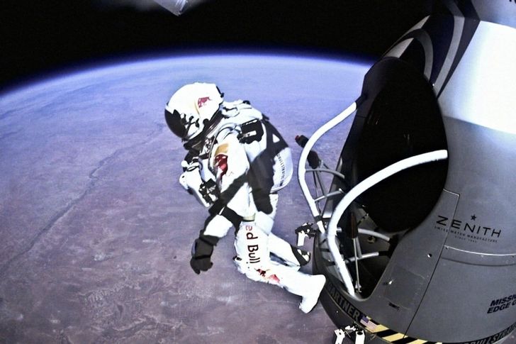 red-bull-stratos-mission-atte