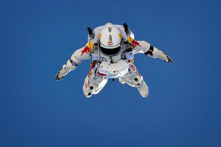 red_bull_stratos_free_fall