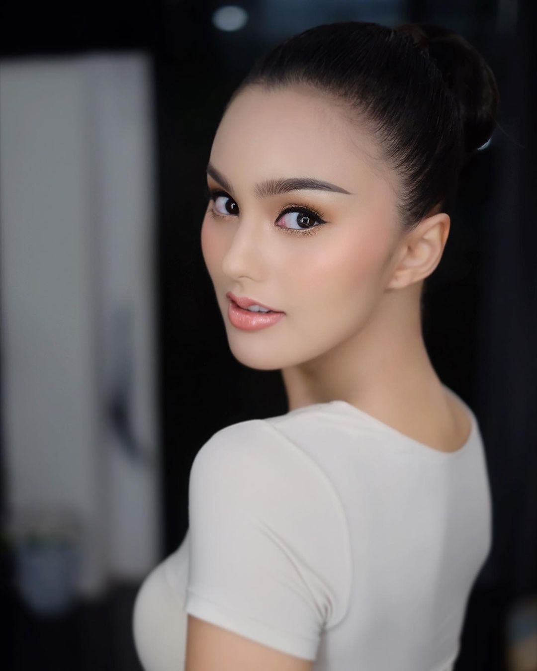 นาย ชนุชตรา