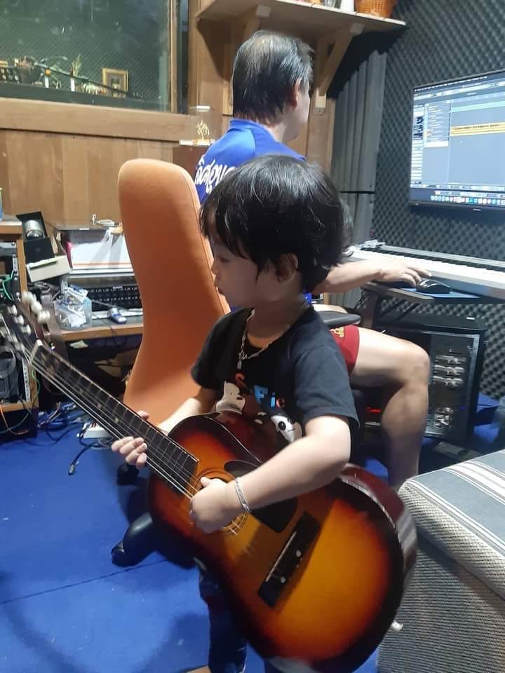 น้องแผ่นดิน