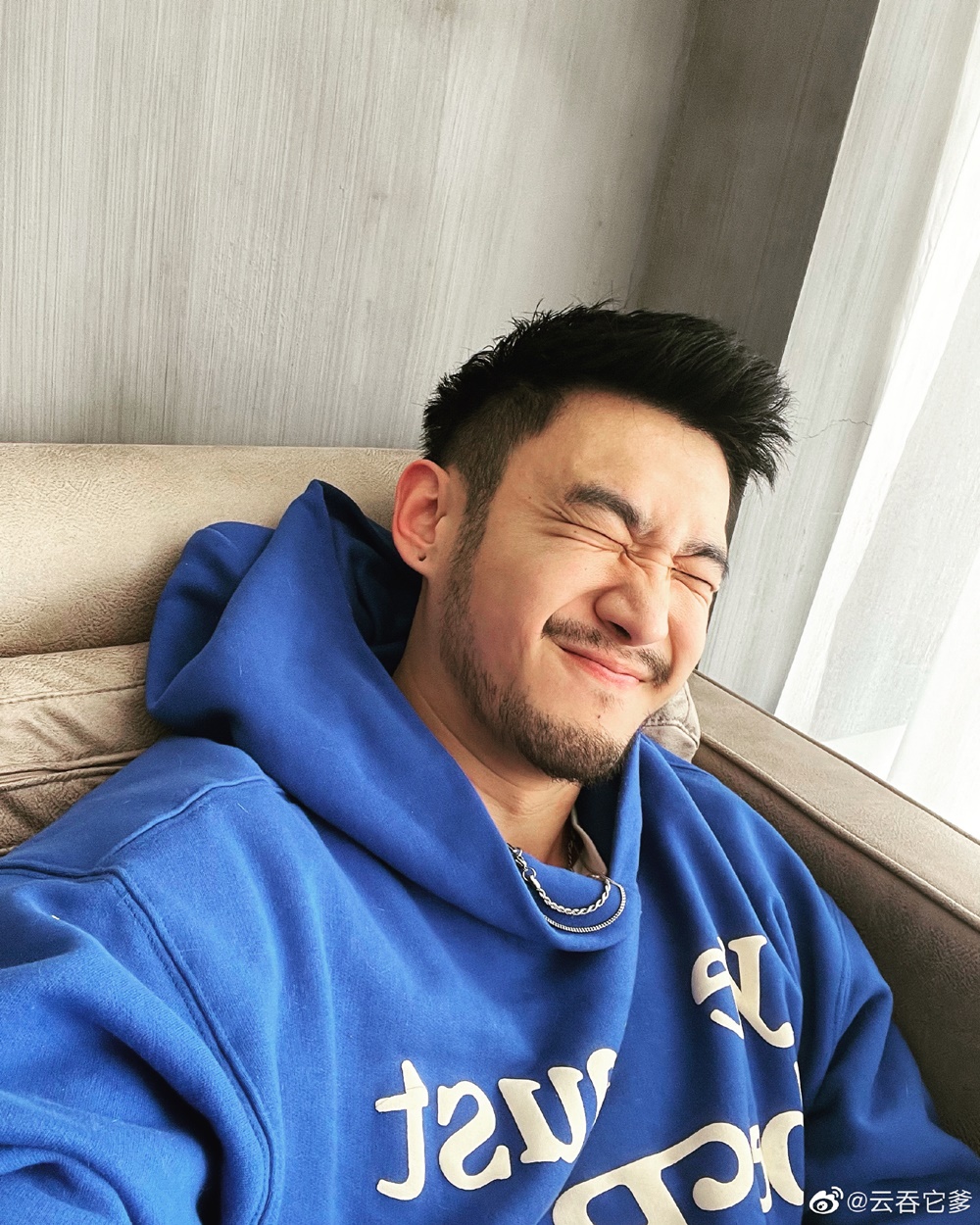 โจวอวิ๋นทุน