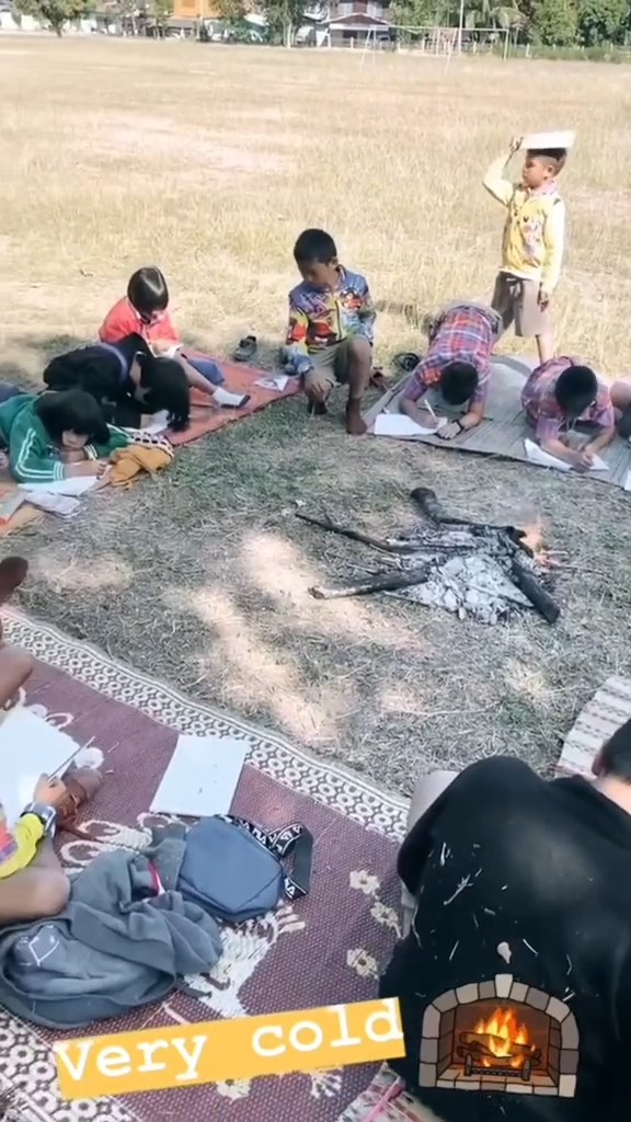 ครูโรงเรียนเล็ก