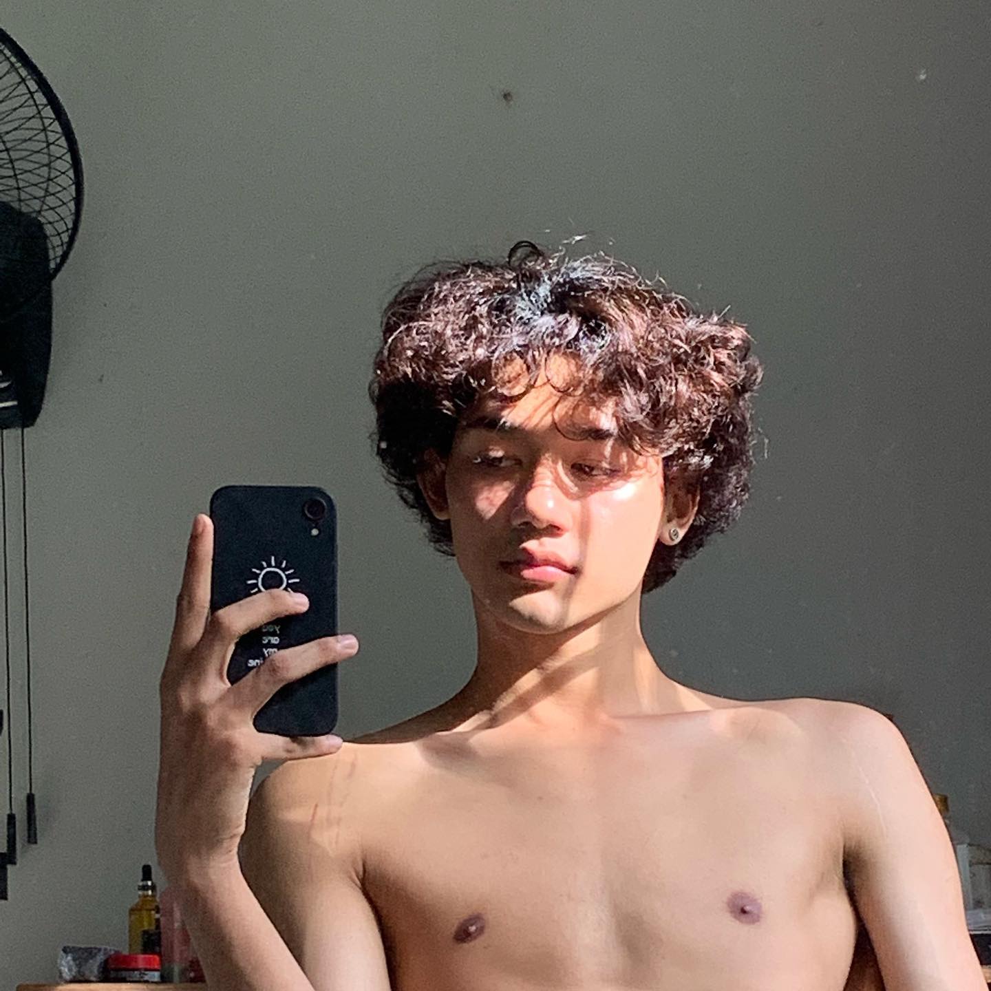 ซัน ร้อยพินิจ