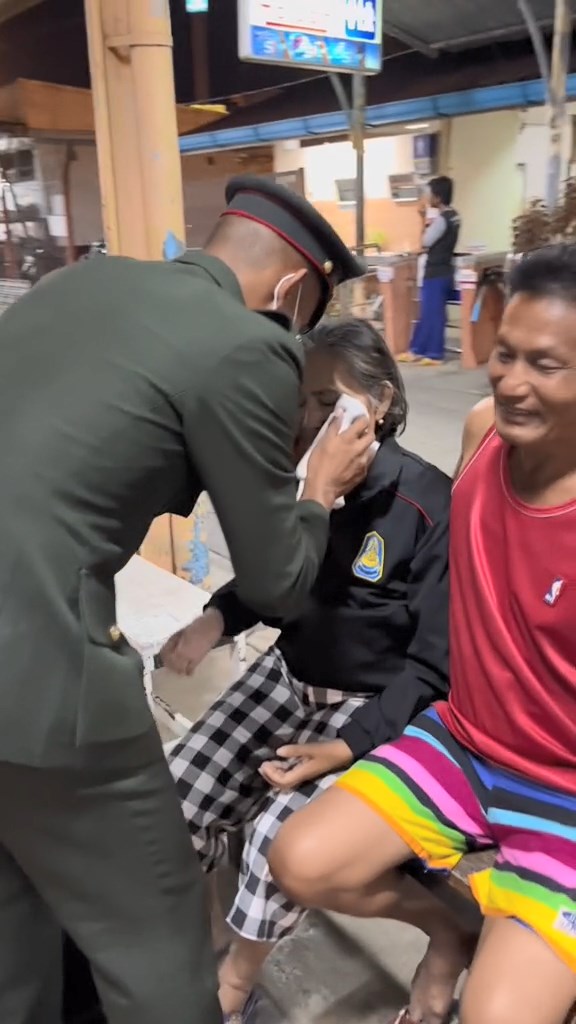 snaptik.app_71617805076911915_2