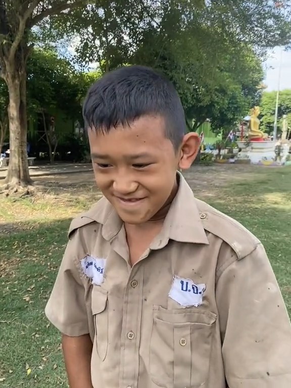 ทาเล็บแบบครู