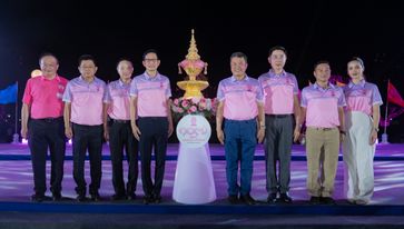 ชาวจุฬาฯ พร้อมใจสวมเสื้อสีชมพู ร่วมงานคืนเหย้า “๑๐๗ ปี จุฬาฯ พระคุณแนบไว้นิรันดร”