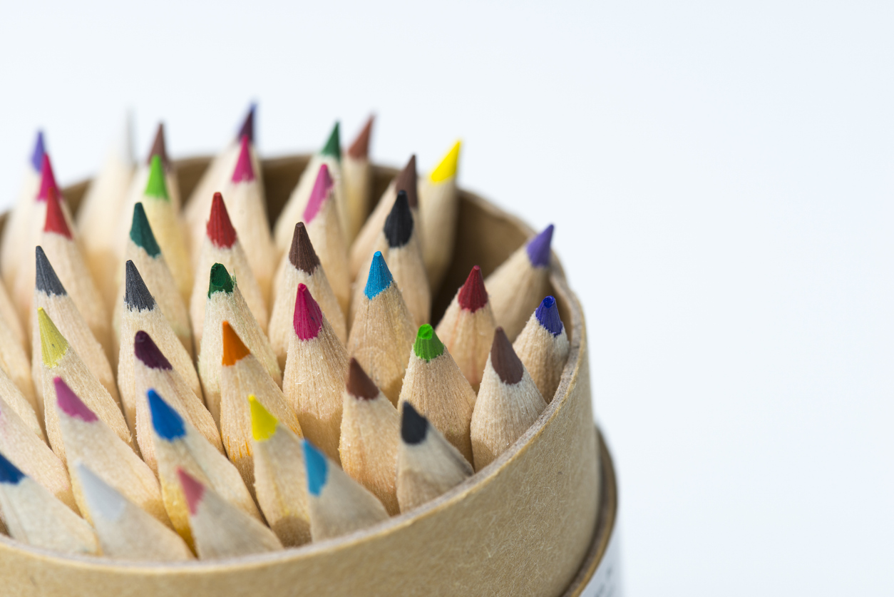 สีไม้ 12 สี ต้องมีสีอะไรบ้าง