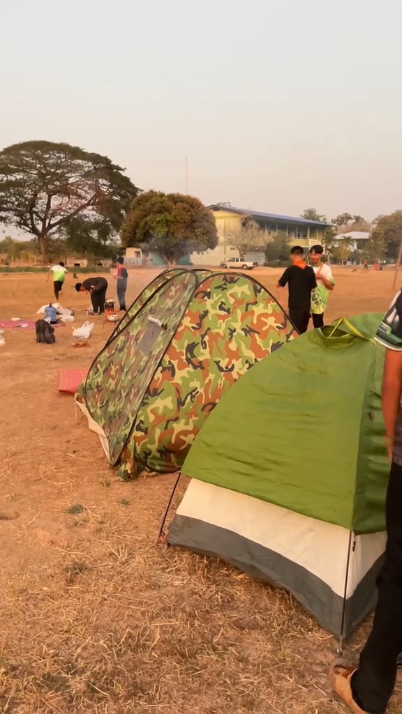 เตรียมเต็นท์มาเข้าค่าย