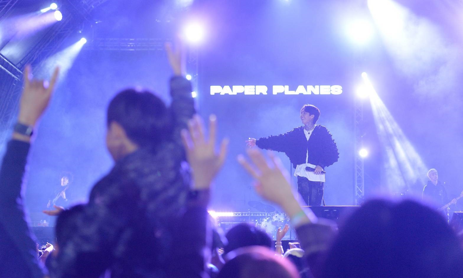 PAPER PLANES  เสิร์ฟเพลงฮิตอินทุกเจน เทศกาลบอลลูนนานาชาติฯ สิงห์ปาร์คเชียงราย