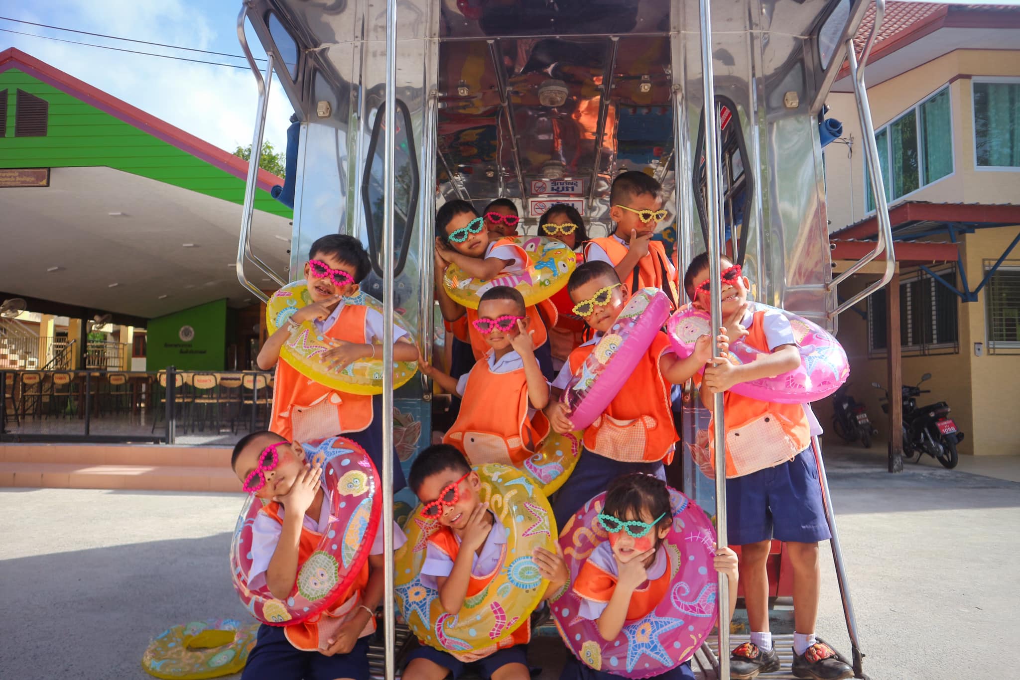 ถ่ายรูปเรียนจบ อ. 3