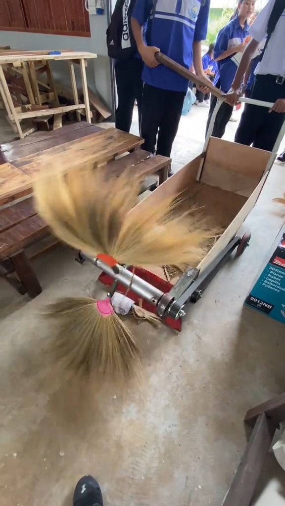 รถกวาดพื้น