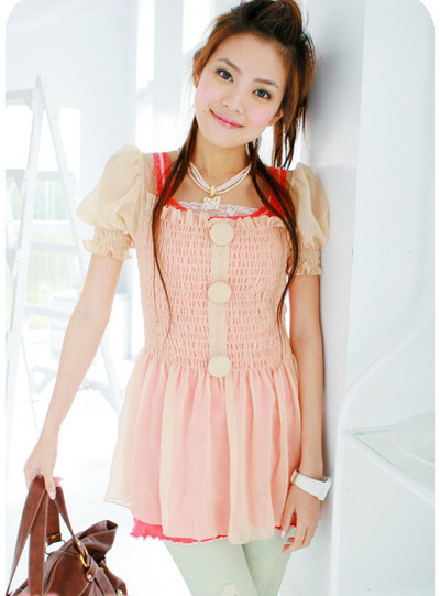 Up date แฟชั่นเสื้อผ้าสวยๆ เอาใจสาวๆ
