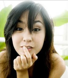 มาดูดาราทำหน้าตาแอ็บแบ๊วกันเถอะ