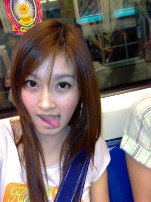 มาดูดาราทำหน้าตาแอ็บแบ๊วกันเถอะ
