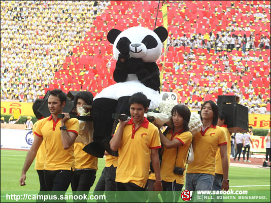 ภาพสีสัน บรรยายกาศ งานฟุตบอลประเพณี จุฬาฯ-ธรรมศาสตร์ ครั้งที่66