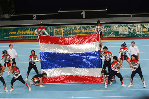 นักกีฬาเชียร์ลีดดิ้งทีมชาติไทย คว้ารางวัลรองแชมป์โลกที่เยอรมนี