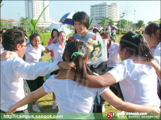 เป๊ก-เปรมณัช รับพระราชทานปริญญาบัตร