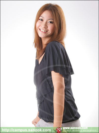 พลอย ณัชชา ชาติละออง คณะวารสารศาสตร์ มหาวิทยาลัยธรรมศาสตร์