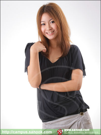 พลอย ณัชชา ชาติละออง คณะวารสารศาสตร์ มหาวิทยาลัยธรรมศาสตร์