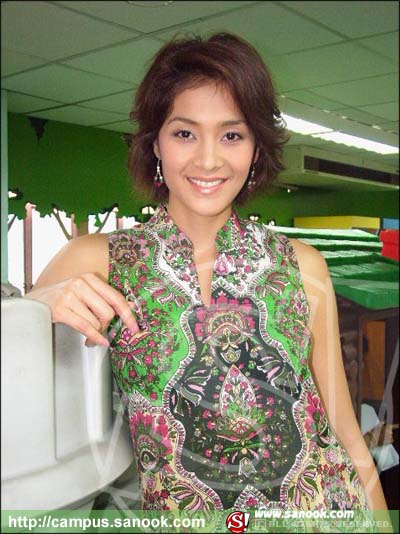 ลูกเกด โชว์ฝีมือทำเสื้อมัดย้อม