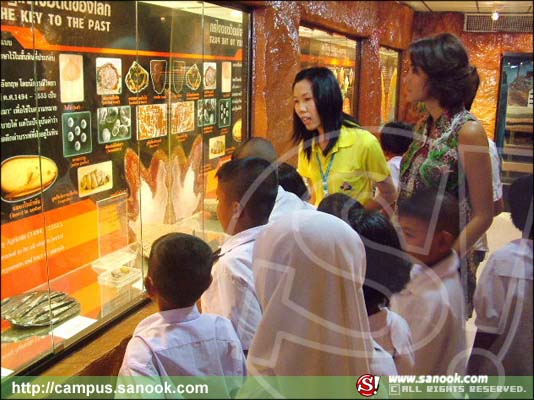 ลูกเกด โชว์ฝีมือทำเสื้อมัดย้อม