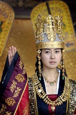 ซอนต๊อก มหาราชินีสามแผ่นดิน