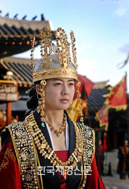 ซอนต๊อก มหาราชินีสามแผ่นดิน