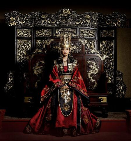 ซอนต๊อก มหาราชินีสามแผ่นดิน