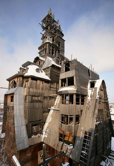 31. Wooden Gagster House ( Archangelsk , Russia )