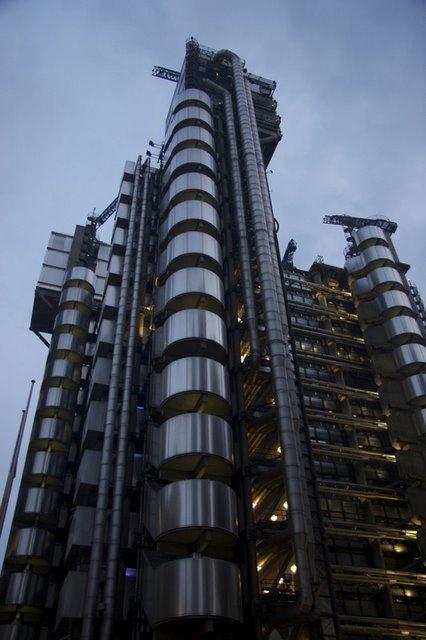 45. Lloyd's building ( London , UK )