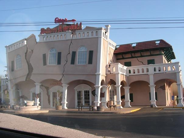 49. Ripley's Building ( Ontario , Canada )