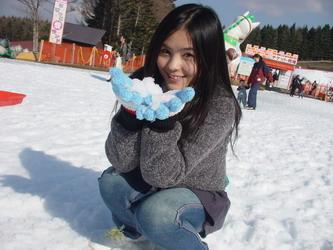 ออม-สุชารัตน์ มานะยิ่ง