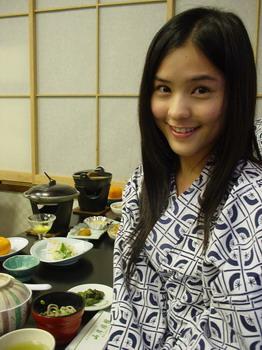 ออม-สุชารัตน์ มานะยิ่ง