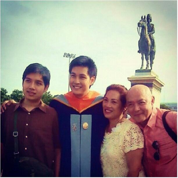 แอม ปฏิญญา รับปริญญา