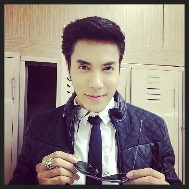 ไม้ วฤษฎิ์ ศิริสันธนะ