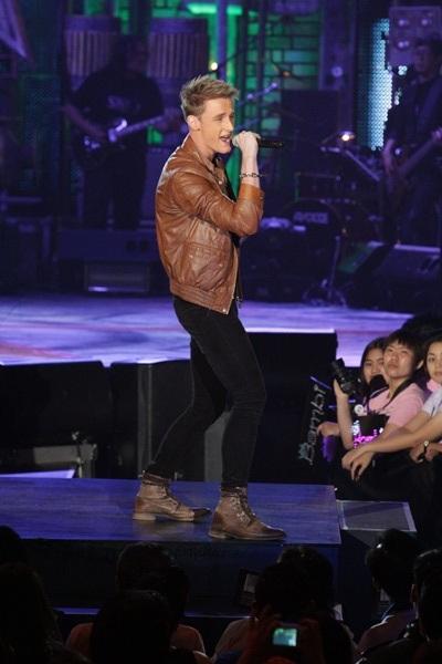 คริส The Star 9 ขอเสียงแฟนคลับอย่างใกล้ชินถึงขอบเวที