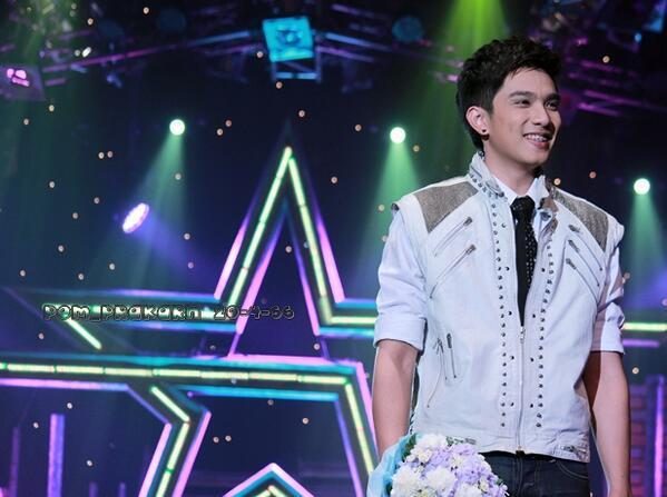 ละอ่อนเหนือหัวใจร็อค อ้น The Star 9 กับมินิคอนเสิร์ต 